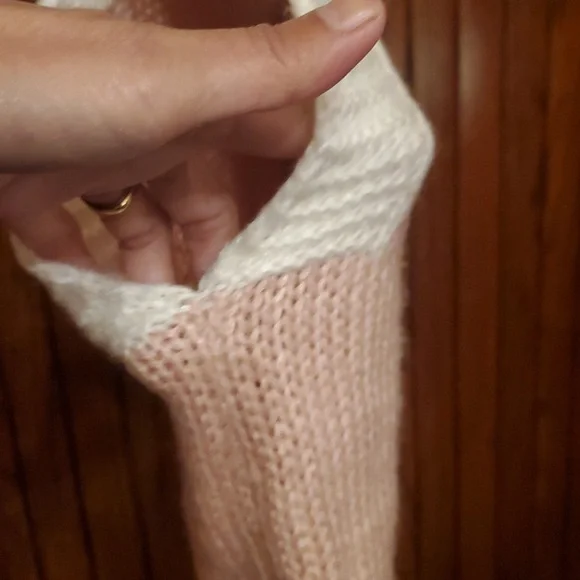 PINK RIPPLE SIZE XL Pink and White Sweater Vest with Rose Embroidery - Picture 3 of 10